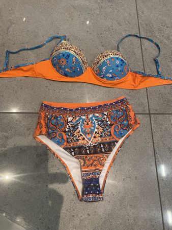 2 Sommerlicher Retro-Bikini, Grösse M.Orange/Blau gemustert