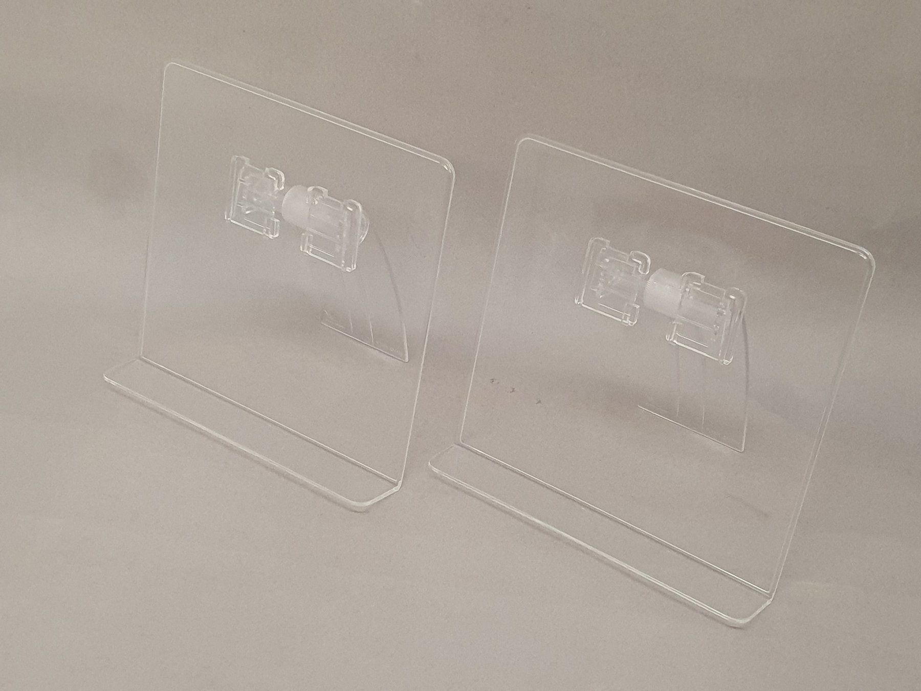 Sonstige Dekorationen & Accessoires: Eleganter Multi - Ständer, Acrylglas, 2 Stk. - Schnäppchen! – Neu und originalverpackt aus Aegerten von taxidermo 6