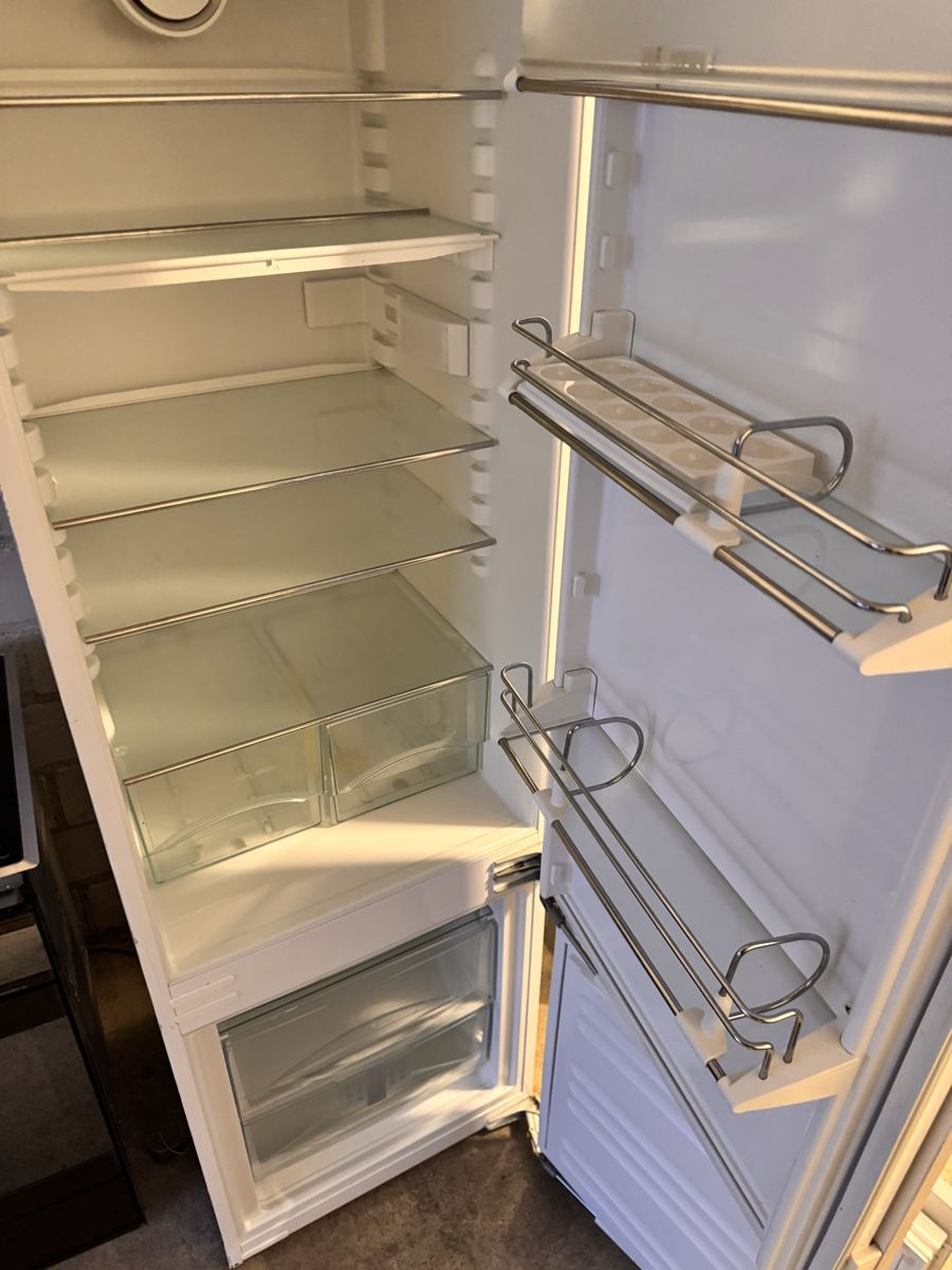 Frigoriferi: Liebherr Kühlschrank mit Gefrierschrank – Usato da Horw venduto da dancav 7