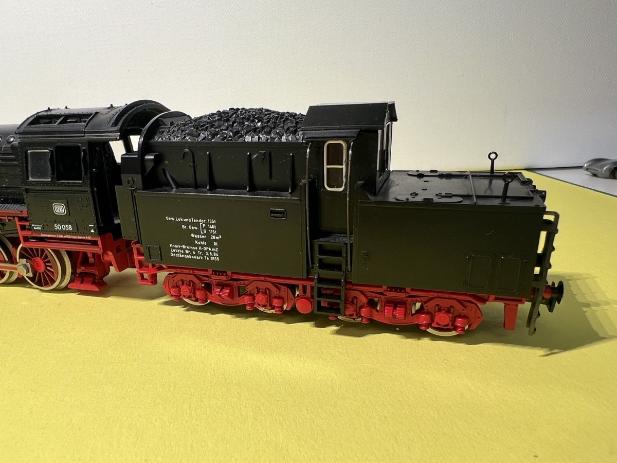 Fleischmann Modellini di ferrovie: Fleischmann Dampflok BR 50 in HO – Usato da Weinfelden venduto da Kammerflimmern 2