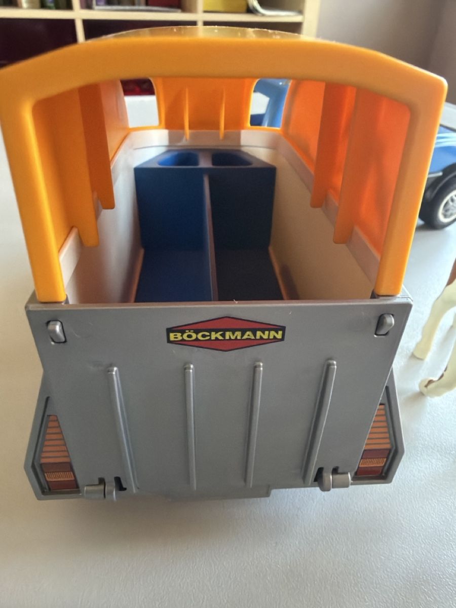 Playmobil Giocattoli: Playmobil PKW mit Pferdeanhänger – Usato da Münchwilen AG venduto da Bam5 3