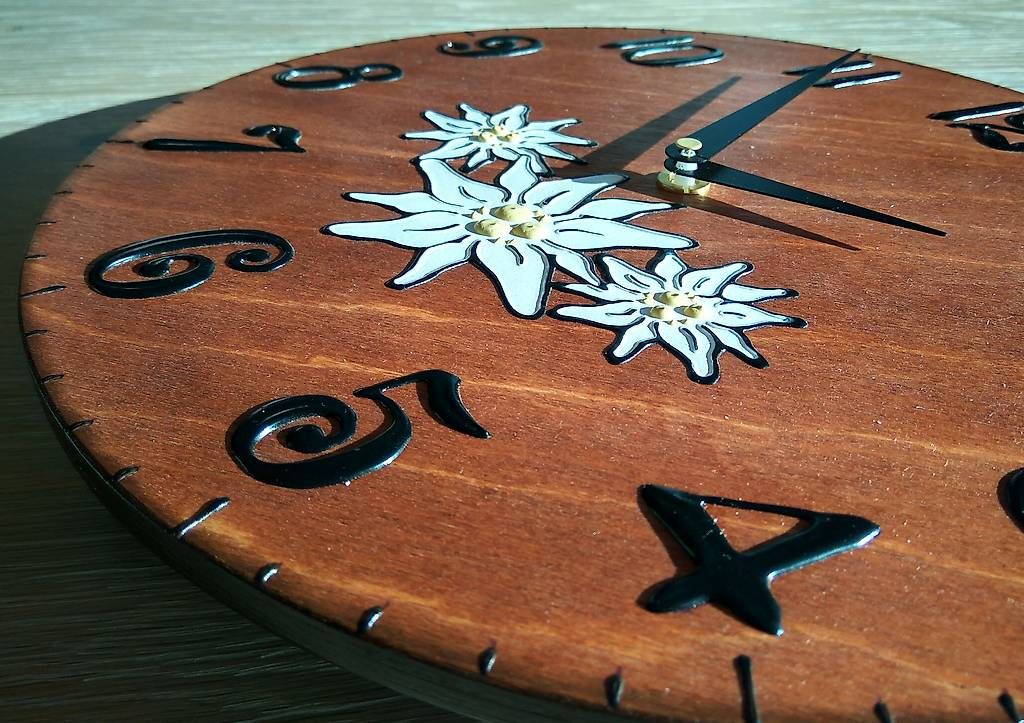 Orologi da terra & Orologi da parete: Horloge murale Edelweiss , en bois – Nuovo e nell'imballaggio originale da Chamoson venduto da OkGeo 2