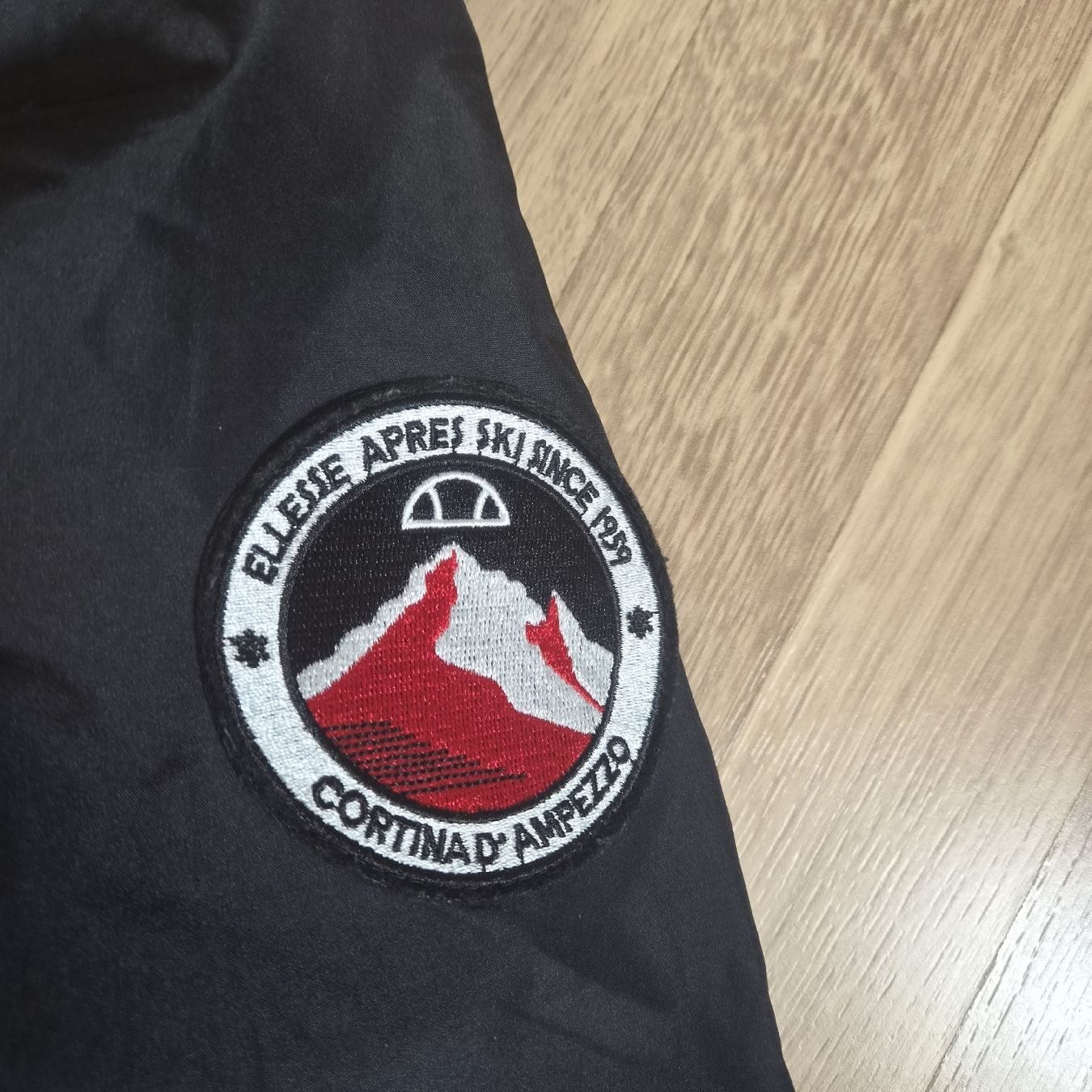 Ellesse Giacche: Ellesse Känguru Regenjacke Schwarz, Grösse M – Nuovo (secondo la descrizione) da Aesch BL venduto da PrestonMesh 2