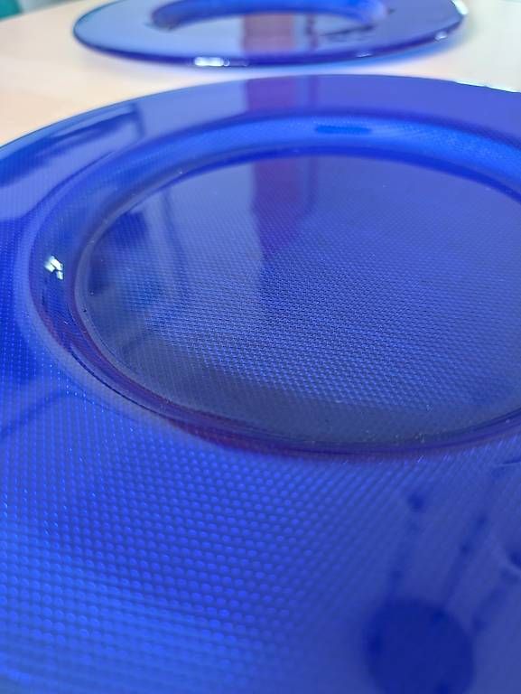Assiettes: Platzteller / grosse Glasteller blau – D'occasion à Ebikon par isa_xjb2 2