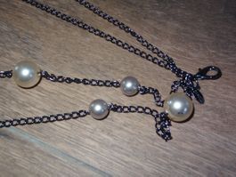 Collier Carol avec perles, trois rangs.