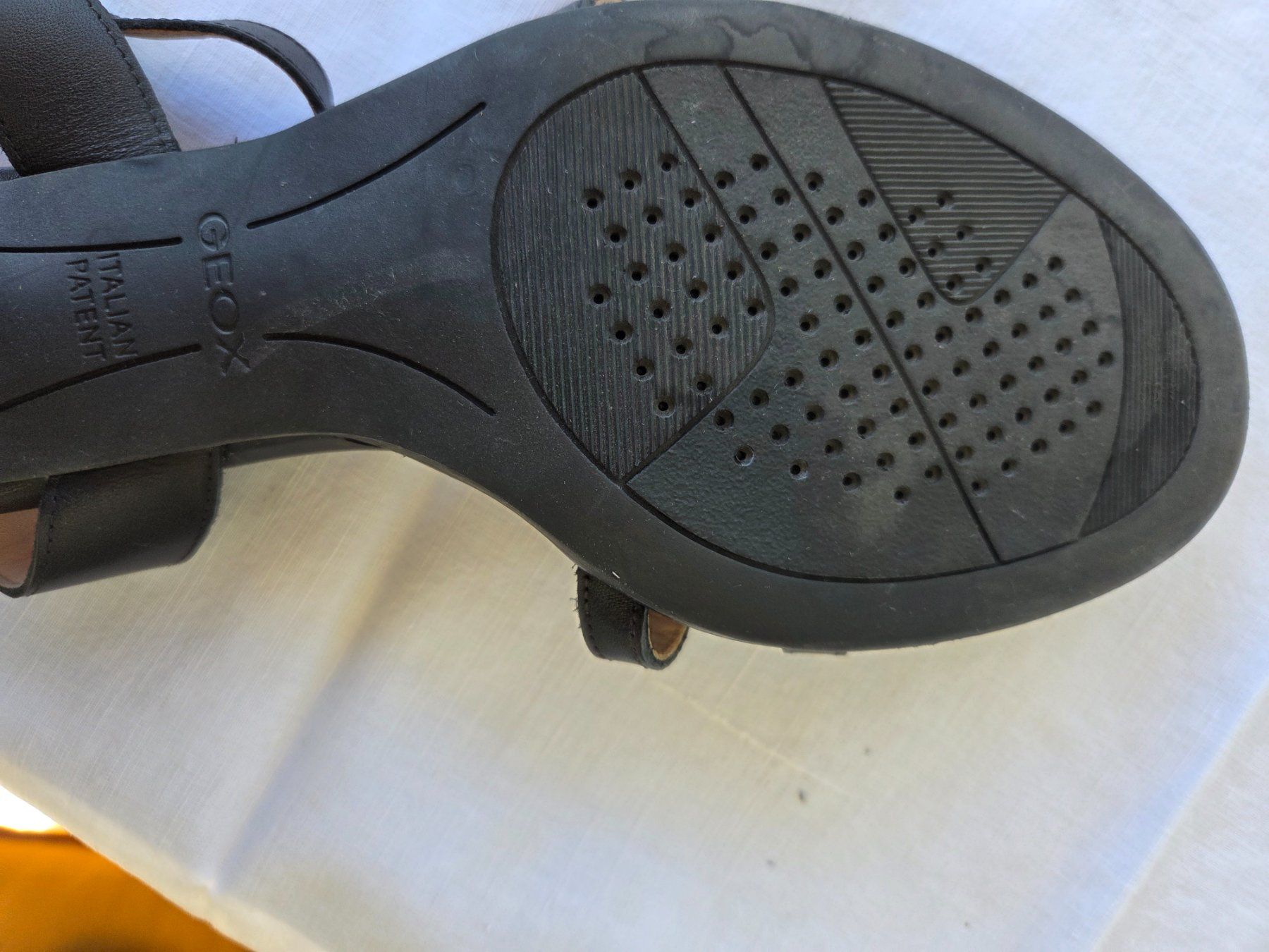 Geox Damenschuhe: elegante Ledersandale – Gebraucht aus Chur von Babell 2