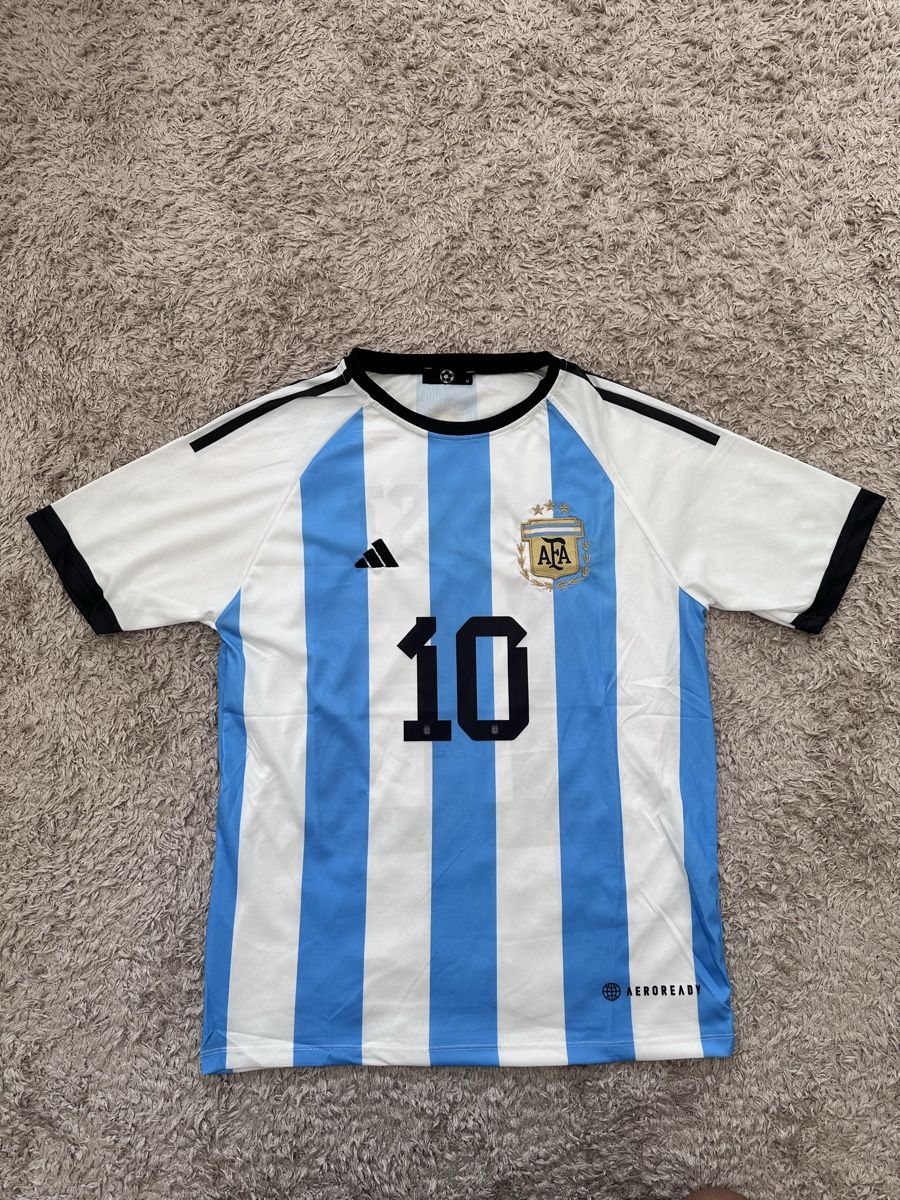 Adidas Maillots de corps & Pantalons: Argentinien World Cup 2022 Trikot Messi #10 – Neuf (Voir description) à Schliern b. Köniz par ahmetugurtokalii