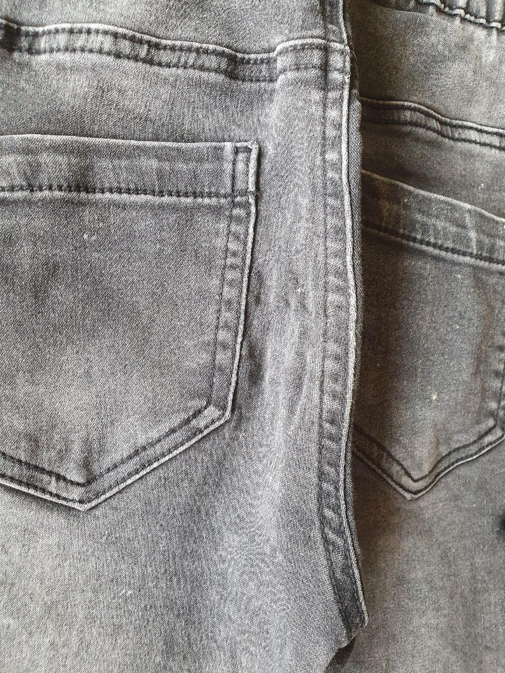 H&M Hosen: Jeans Jeggings Gr. 146 – Gebraucht aus Villars-sur-Glâne von richardette 3