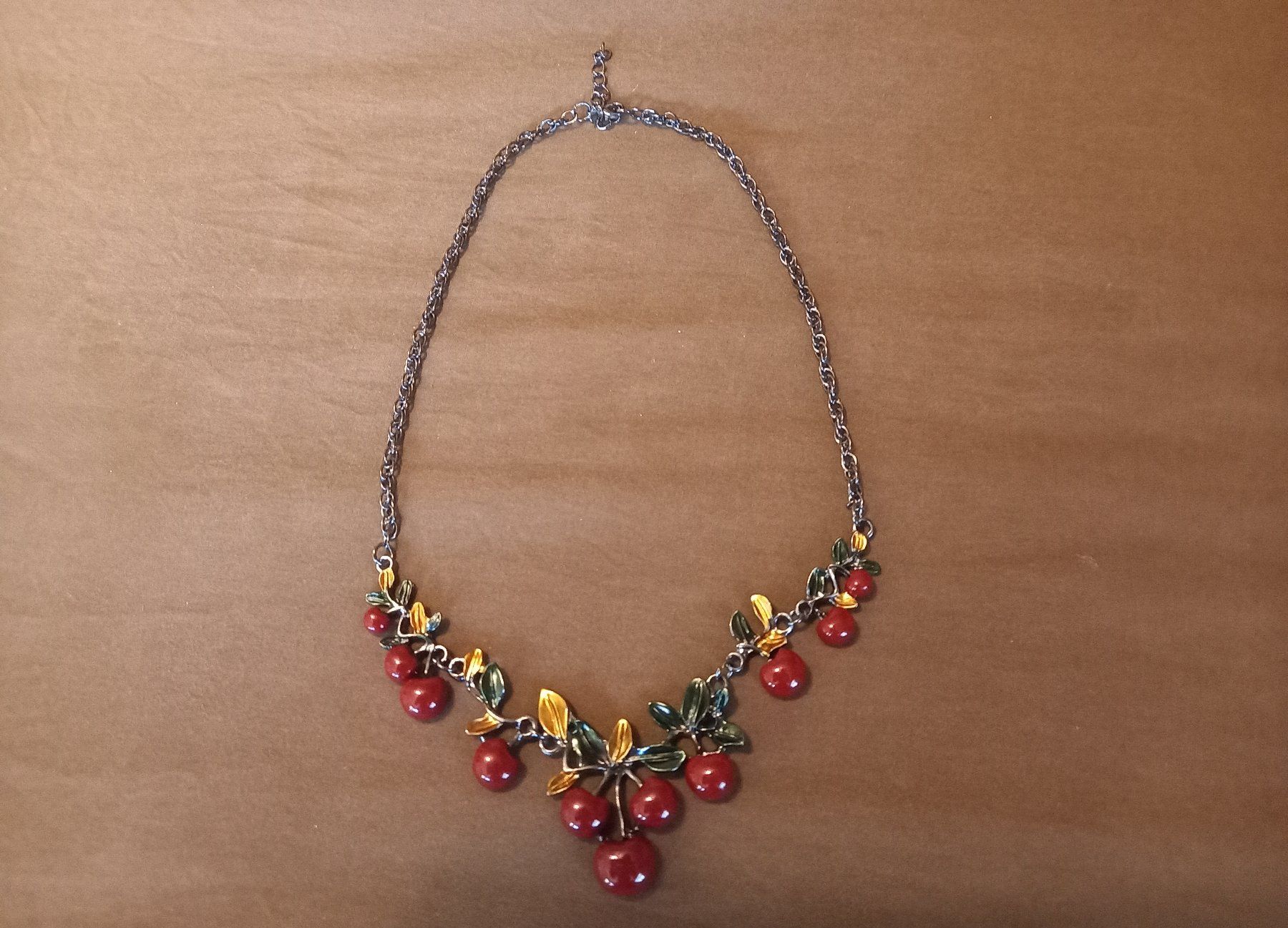 Ketten: Kirschen Retro Halskette - Collier Retro de cerises – Neu und originalverpackt aus Bussigny von NATURALO