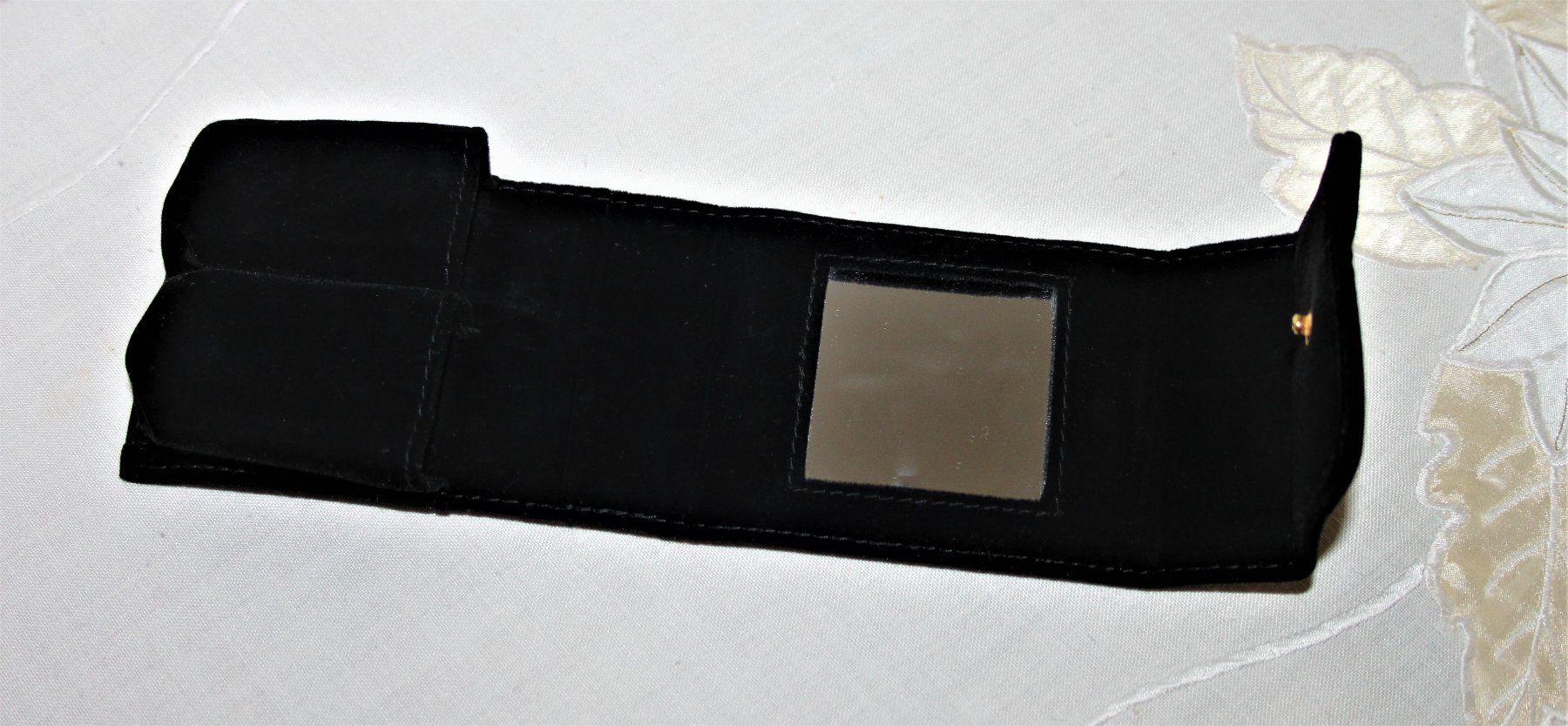 Make-up: Lippenstift Etui in schwarz – Gebraucht aus Otelfingen von Jupi07 7