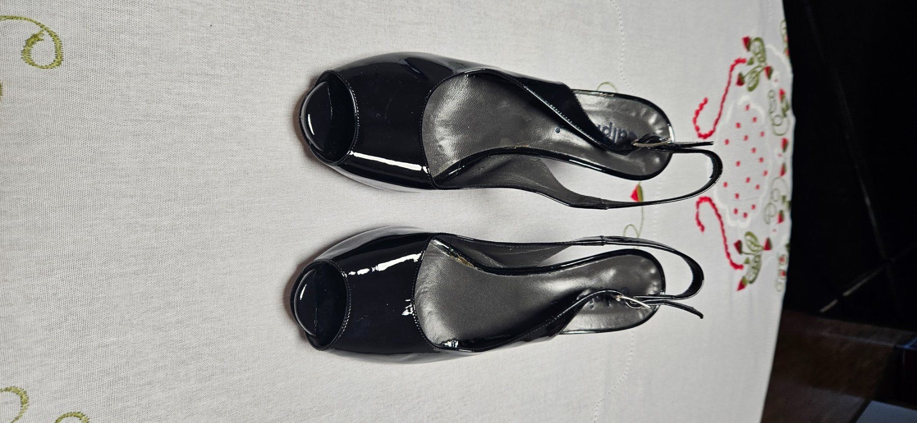 Scarpe da donna: Chaussures dames – Usato da Grand-Lancy venduto da btomas 2