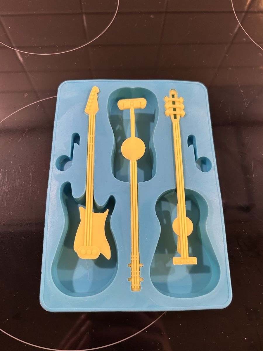 Backformen: Forma per ghiaccioli a chitarra – Neu (gemäss Beschreibung) aus Basel von mel_5fzy 2