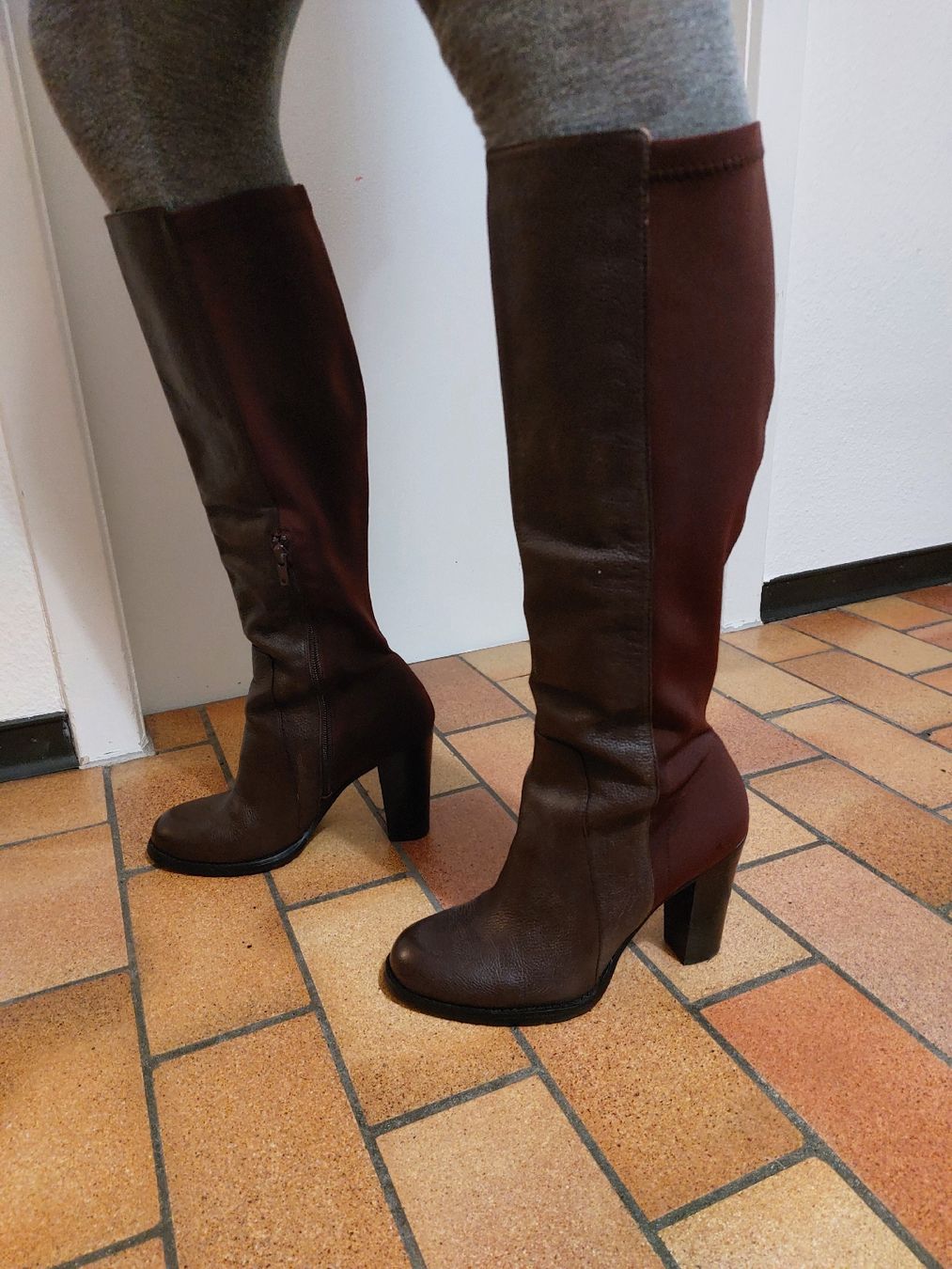 Scarpe da donna: Bordeaux Stiefel Gr. 39 Absatzschuhe Bata – Usato da Bern venduto da titaniumsnow
