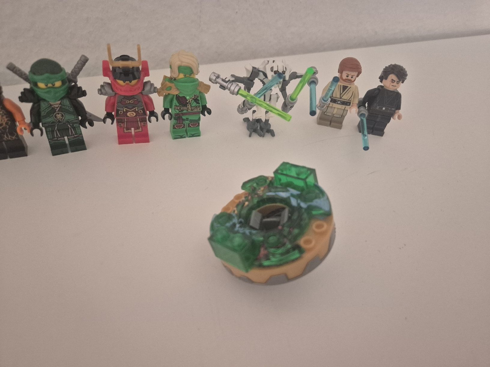 Lego Statuette: Lego Ninjago/Star wars Minifiguren – Usato da Neuenhof venduto da Alex5432. 3