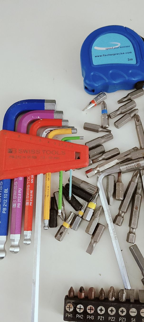 Tutti gli attrezzi: Lot Werkzeuge Bits imbus usw. – Usato da Biel/Bienne venduto da Vintage-timearts 2