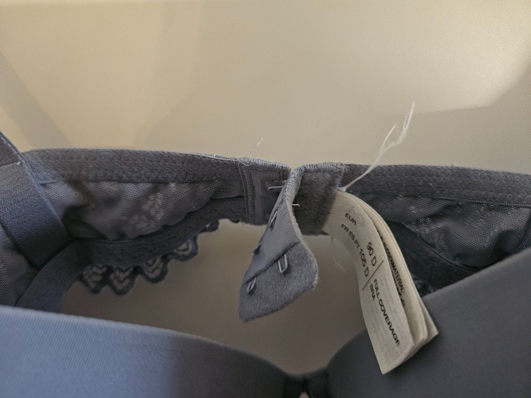 Autres dessous: Hellblauer BH Bügel 90D – Neuf avec emballage d'origine à Luzern par Lucan_Valerius 1