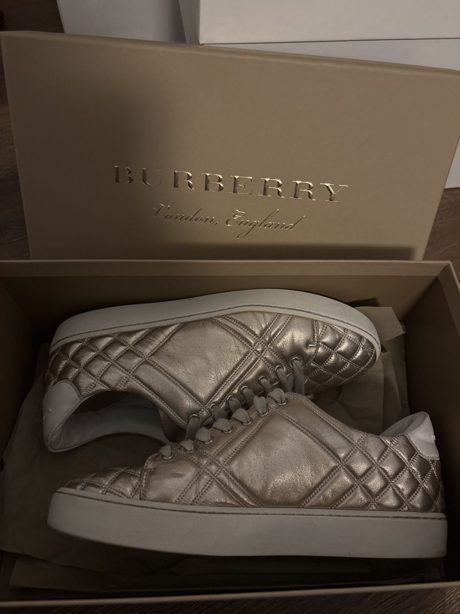Burberry Damenschuhe: Burberry Sneaker roségold Gr. 39 – Gebraucht aus Zürich von J.aeb