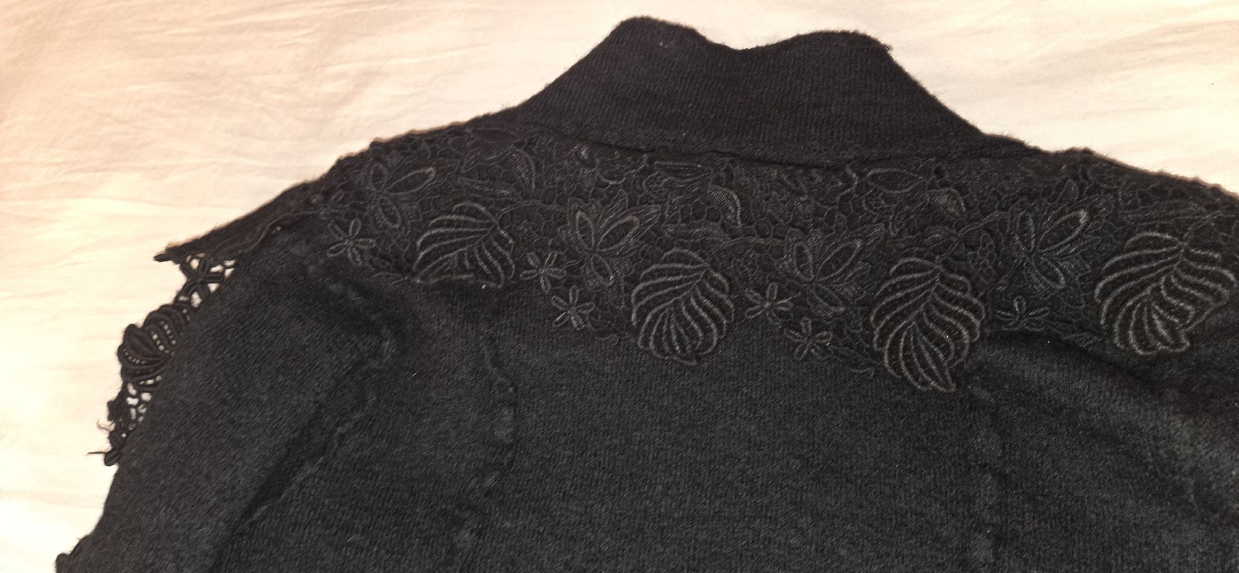 Rundholz Giacche: Rarer Cardigan mit Spitze von Rundholz  – Usato da Busswil BE venduto da Angy1974 4