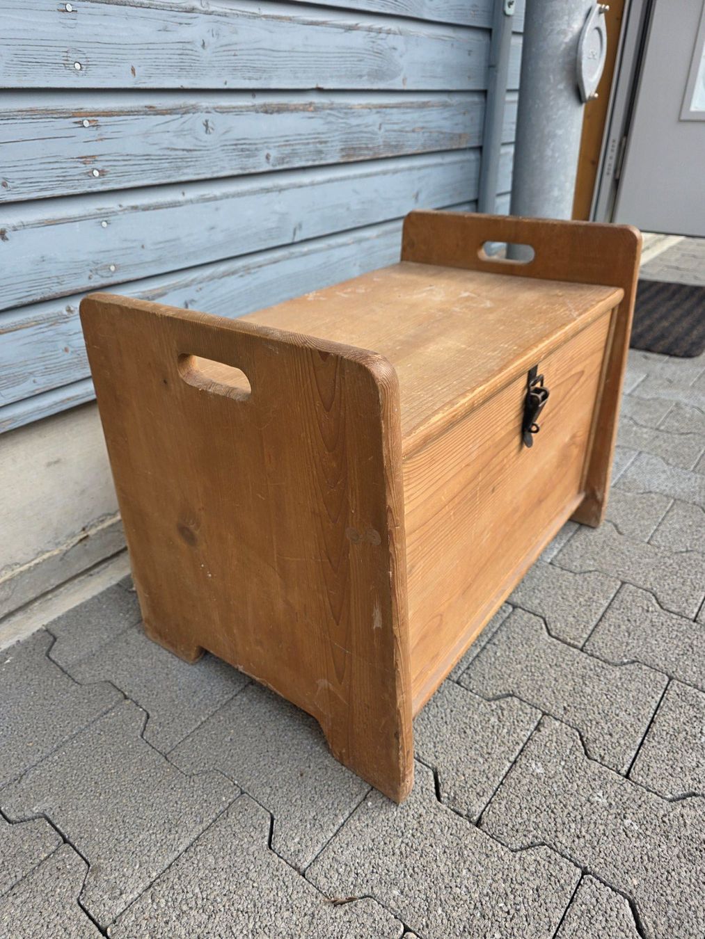 Sgabelli: antiker Holz Schemmel Hocker Stuhl Truhe Kommode – Usato da Walterswil BE venduto da Lonitti 4