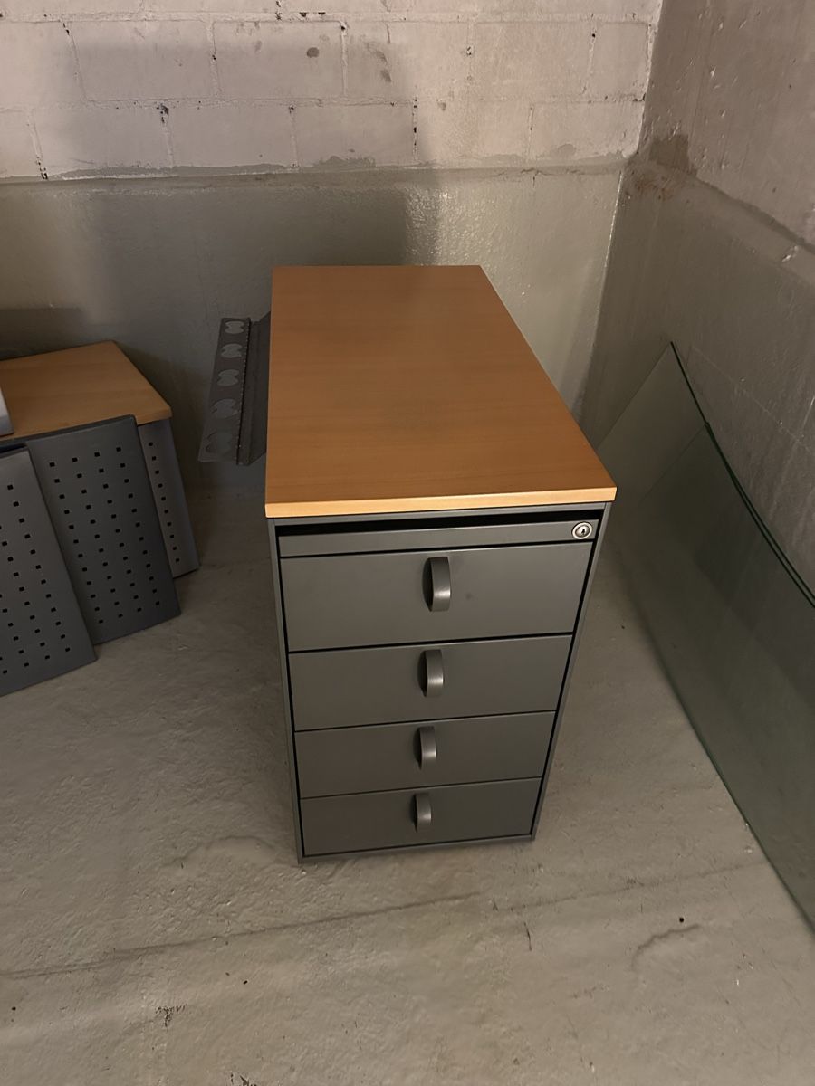 Equipement de magasin & Foires: Reception – D'occasion à Oberglatt ZH par Privateusr 1