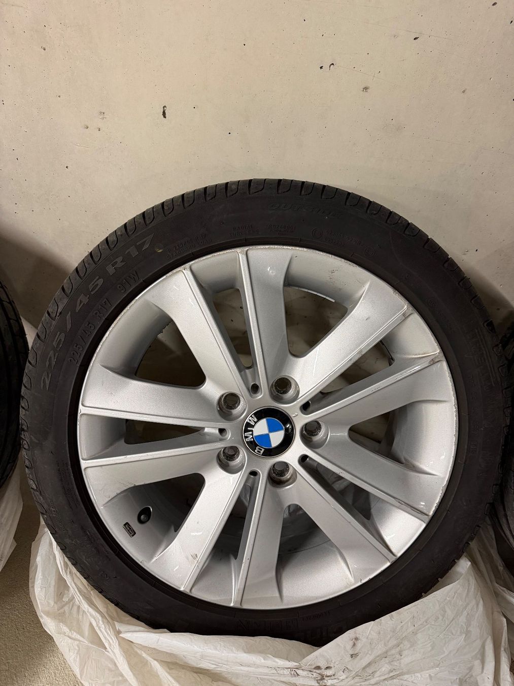BMW Felgen: Bmw Komplettrad Felgen – Gebraucht aus Güttingen von JeffreyGucc 3