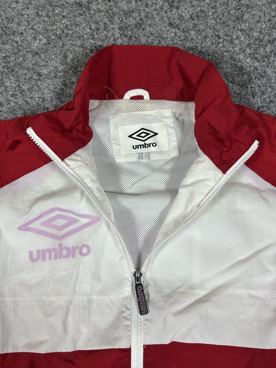 Umbro Giacche:  Umbro jacket size Small women  – Nuovo (secondo la descrizione) da La Sagne NE venduto da Matlasape 2