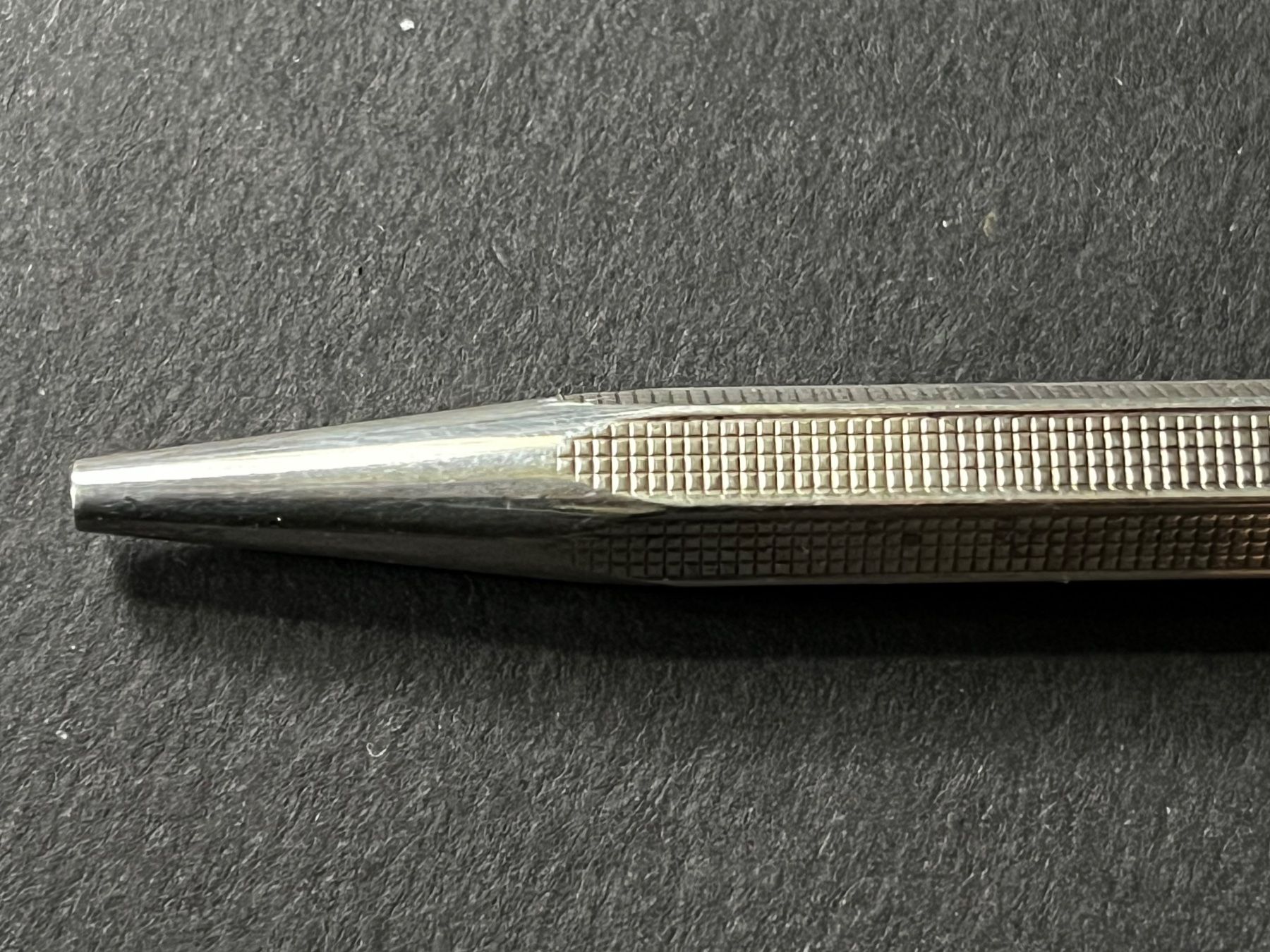 Caran D'Ache Matite, matite colorate & gessi: Alter Caran d’Ache Ecridor Minenhalter "Gitter" versilbert – Usato da Zürich venduto da FV.vintage 3