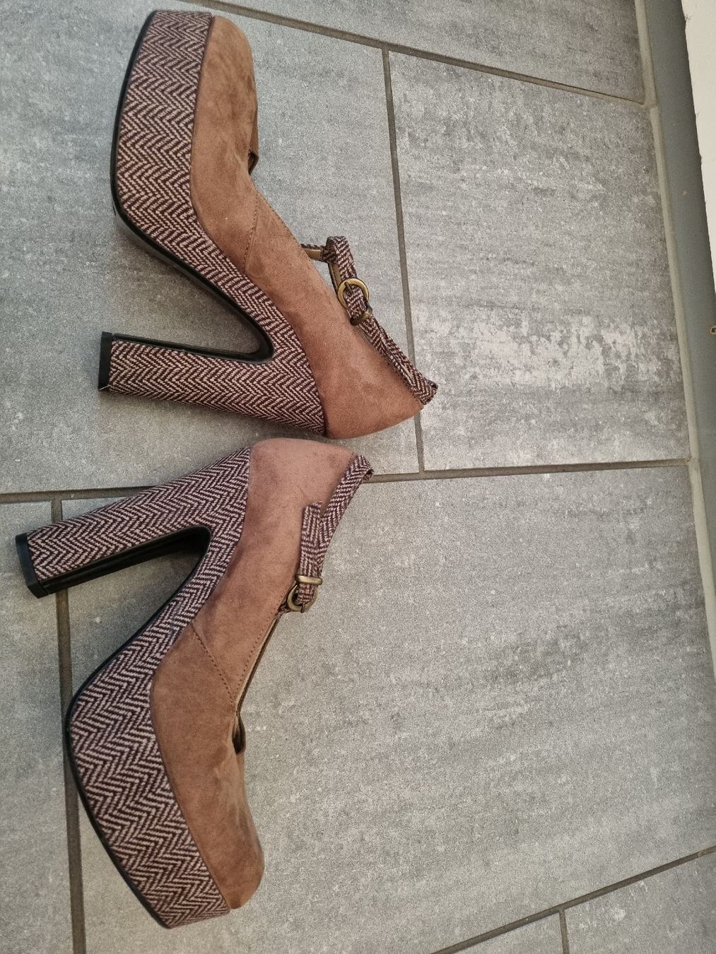 Scarpe da donna: Leder Pumps Gr.38 – Usato da thalwil venduto da Raishin720 4