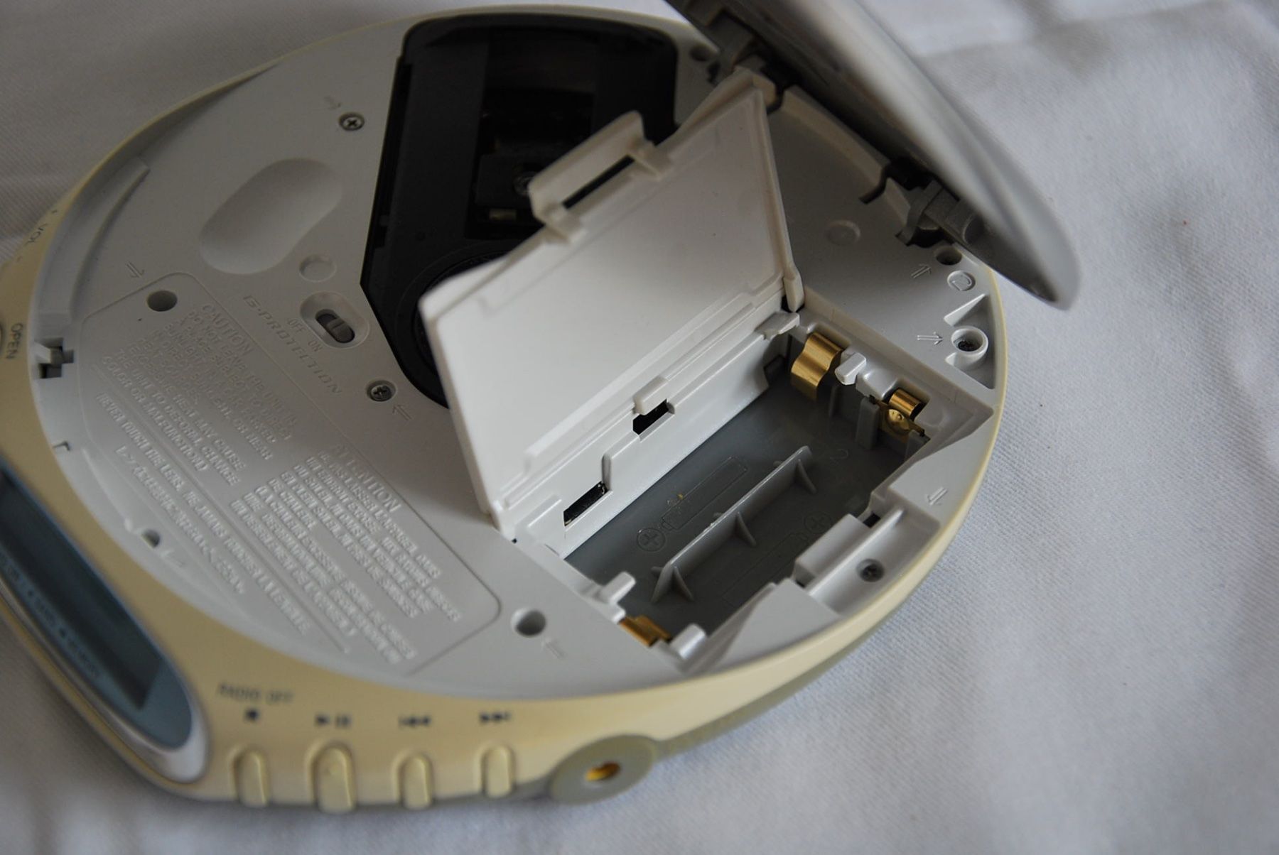 Sony Lettore multimediale portatile: SONY D-FJ 211 Discman – Usato da Biel/Bienne venduto da Mauler03 2