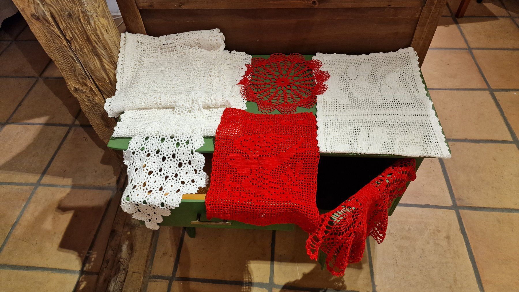 Altra biancheria da tavola: Platzdeckchen,  25 cm x 30 cm, Handarbeit – Usato da Rütihof venduto da tweedy123 4