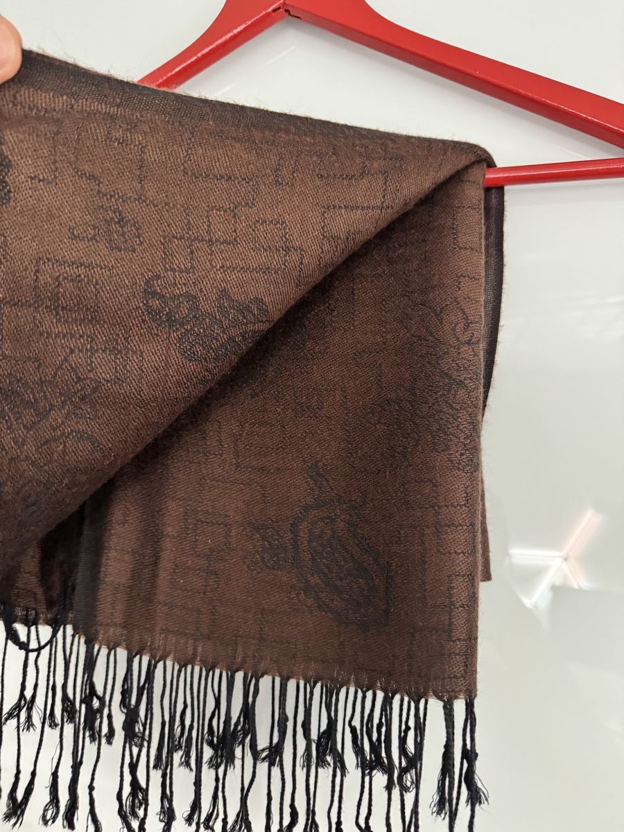 Foulard & Sciarpe: Brauner Kaschmirschal mit Fransen - im Herbst/Winter-Look – Usato da Grenchen venduto da servet.t 2