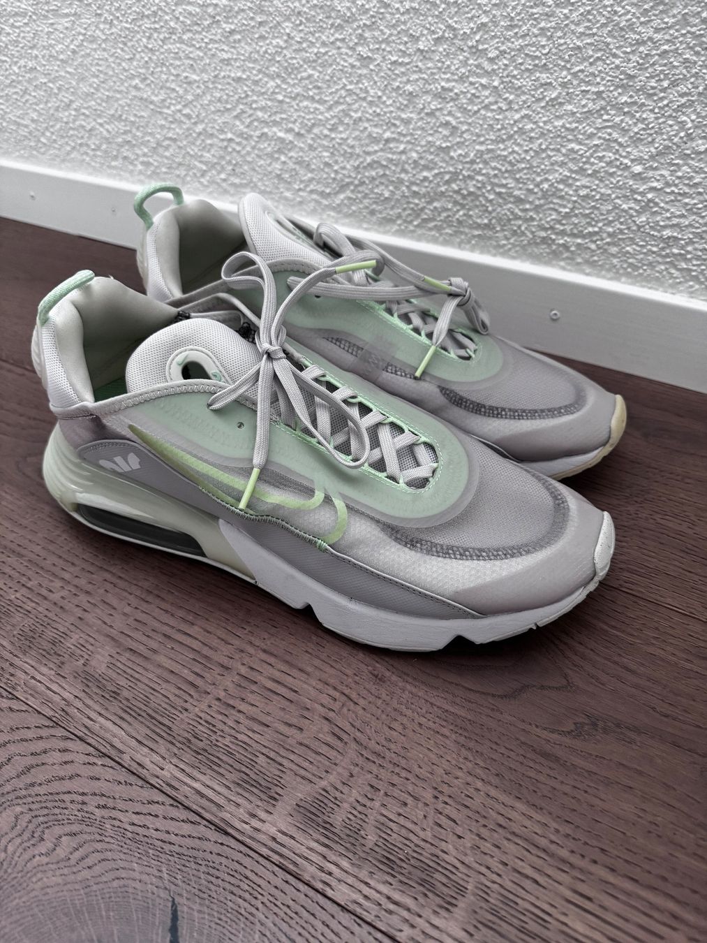 Scarpe da uomo: Nike Air Max 2090, neu, Grösse 44,5 – Nuovo (secondo la descrizione) da Fehraltorf venduto da Naprodej