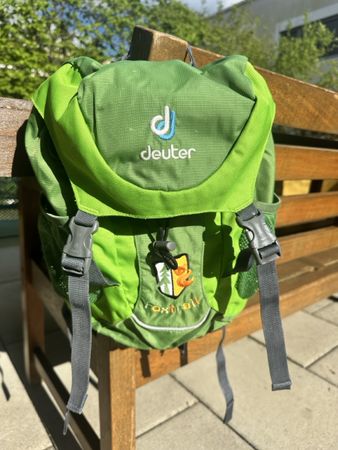 Deuter Fox Trail 24 kids hiking backpack - like new!