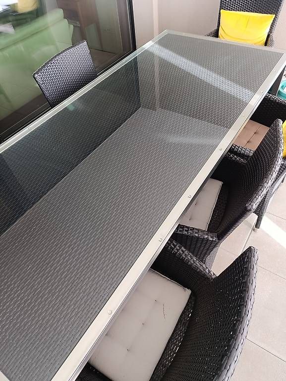 Set de table et chaises: Kunstratan Tisch und Stühle – D'occasion à Kriens par smrcius