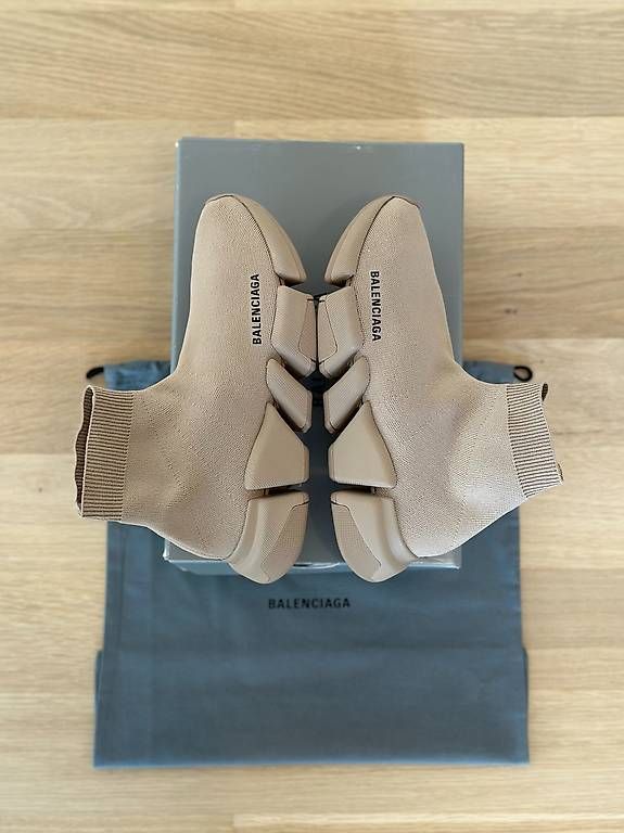 Scarpe da uomo: Balenciaga Speed Trainer 2.0 in beige – Usato da St. Gallen venduto da Sabrinaaa 2