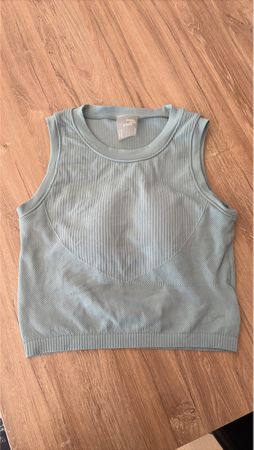 Sportliches türkisfarbenes Crop-Top, Größe M