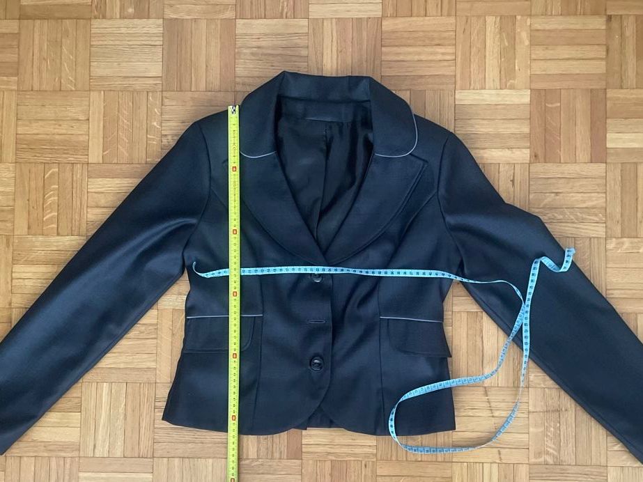 Jacken: Eleganter Damenblazer Gr. 38 dunkelgrau tailliert – Gebraucht aus Zürich von Maggi1980 3