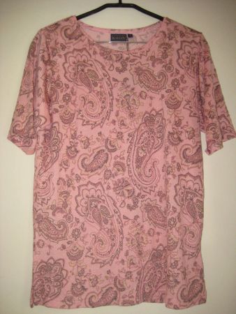 T-Shirt rosa mit Muster Grösse S NEU!