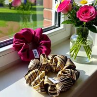 Scrunchies - (2 Stück) - Handgemachte Seide Haargummi - Neu!