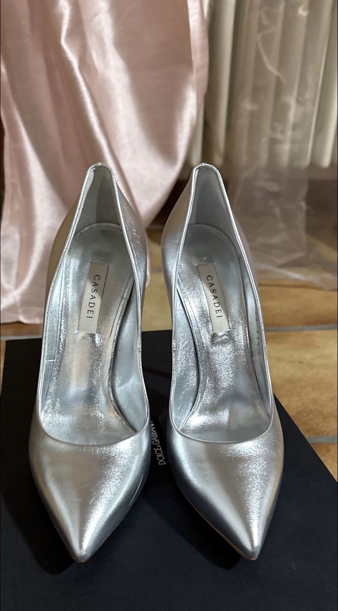 Scarpe da donna: Scarpe blade  casadei colore argento  – Nuovo (secondo la descrizione) da Figino venduto da ehi_tr8t 2