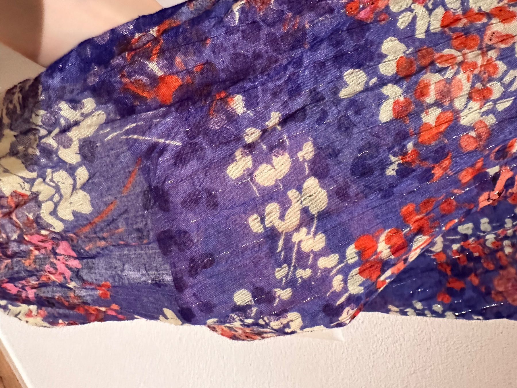 H&M Foulard & Sciarpe: Leichter Schal, Violett mit Blumenmuster – Usato da Tuggen venduto da wollistar 1