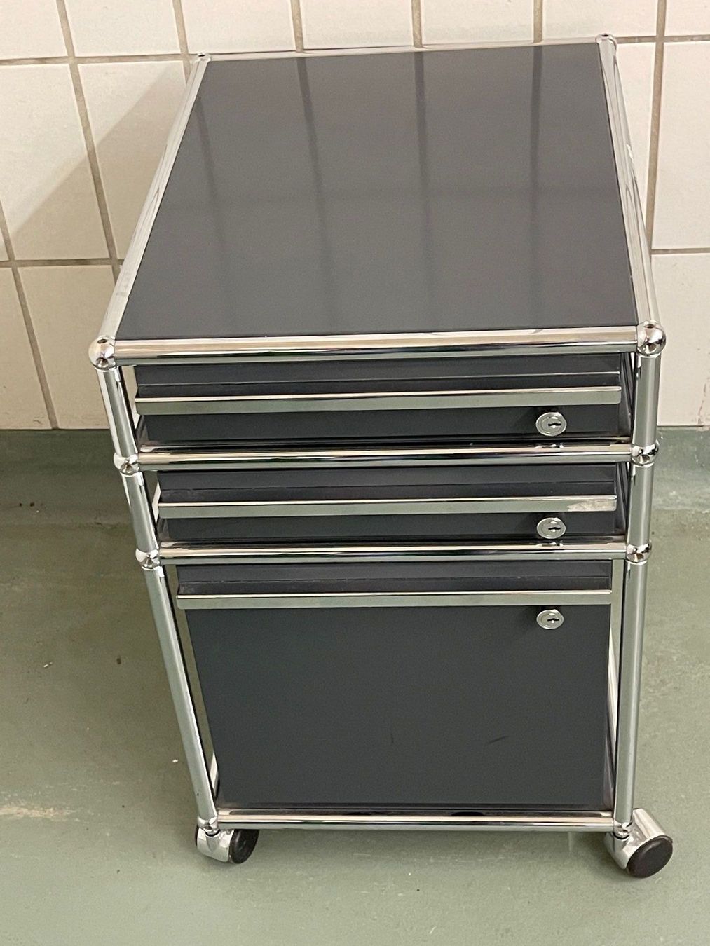 Sonstiges zum Lager & Transport: USM HALLER KORPUS Mit Roller 20 Stück – Gebraucht aus Dietikon von Kumar_Occasionen