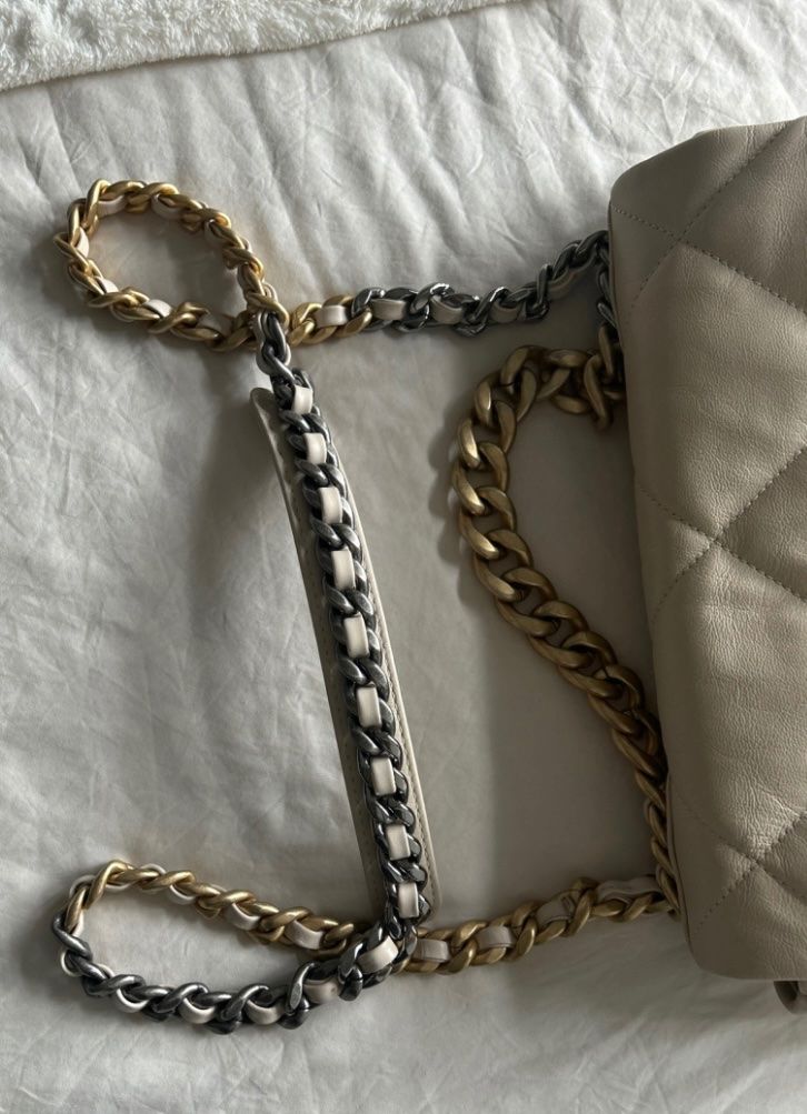 Chanel Taschen für Damen: Chanel 19 Small Creme Leder Top Zustand – Neu (gemäss Beschreibung) aus Bassersdorf von habibi06 7