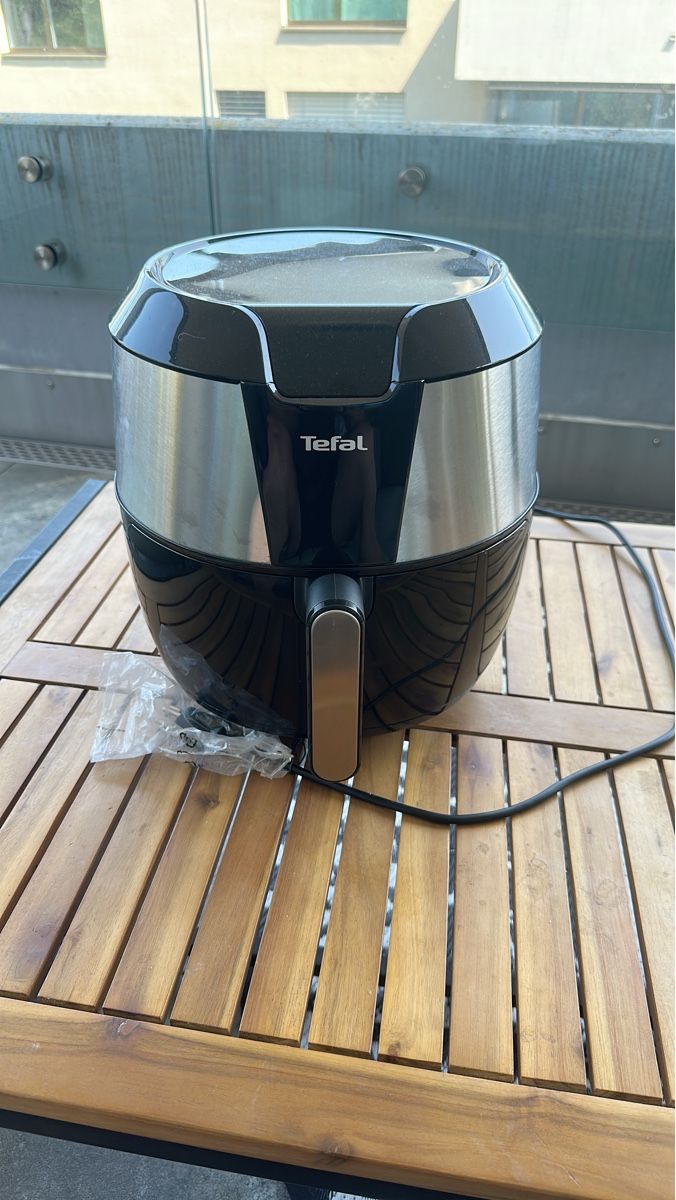 Tefal Elettrodomestici da cucina: Tefal Heissluftfritteuse gebraucht – Usato da Adliswil venduto da mbzero01