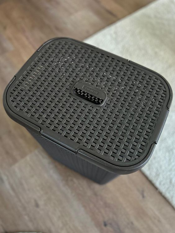 Paniers à linge: Wäschekorb Wäschetonne Wäschebehälter mit Deckel Rattanoptik – D'occasion à Balzers par ste_v6vc 1