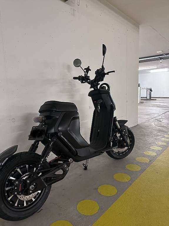 Veicoli elettrici: Zilla A-BOT E-Roller, praktisch neu, nur 10 km, VB – Usato da Pratteln venduto da ser_5rz6 2
