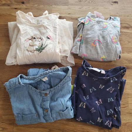 Mädchenkleider-Set: 4 süsse Sommerkleider, Gr. 122/128