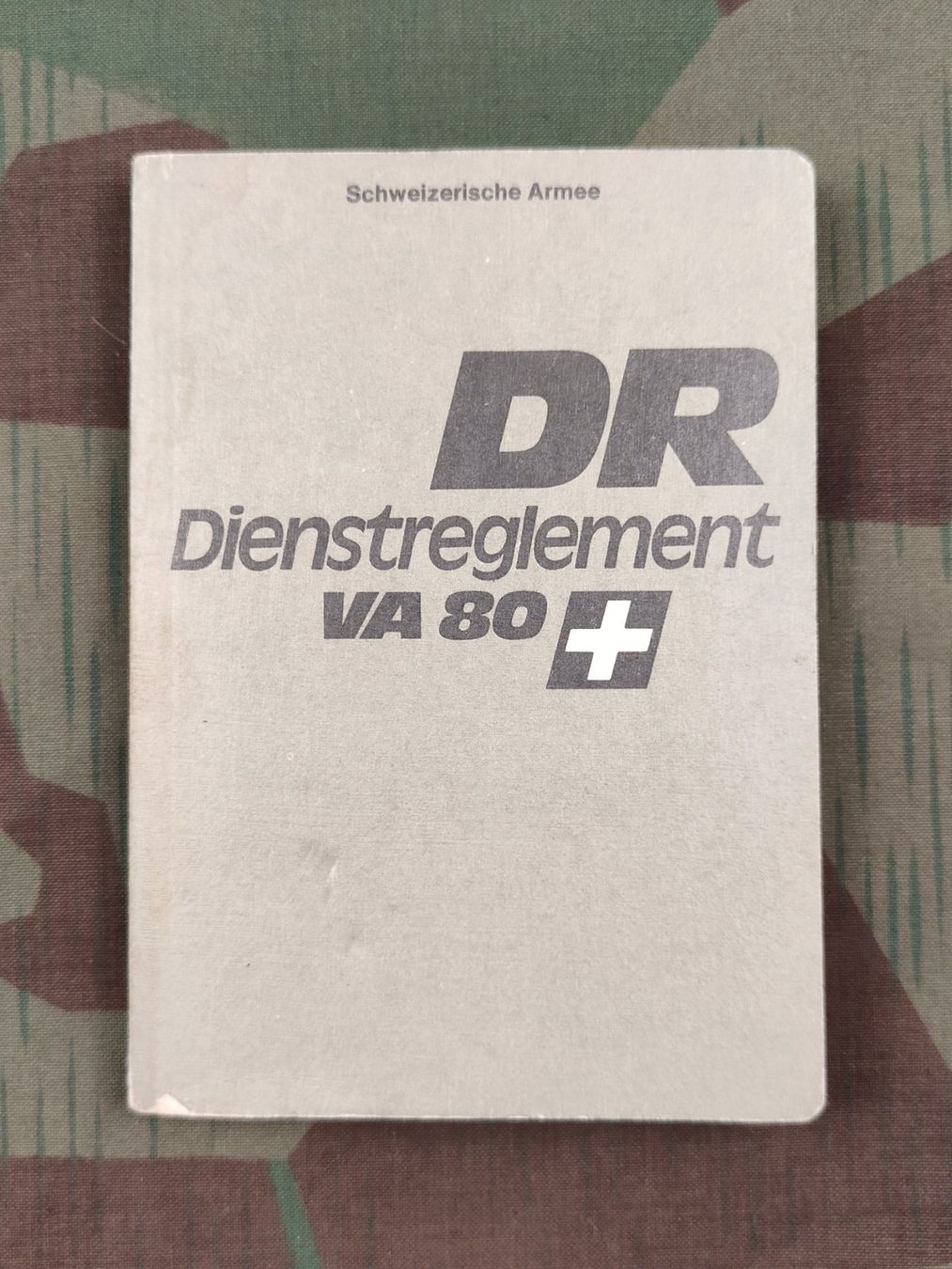 Armée suisse Uniformes: Reglement DR Dienstreglement VA 80 – D'occasion à Bauma par SwissMilitaria