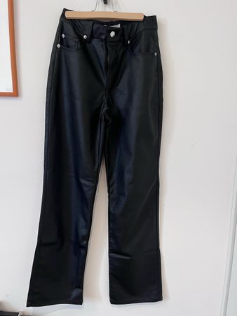 Pantalon simili cuir noir H&M, taille 36, parfait état!