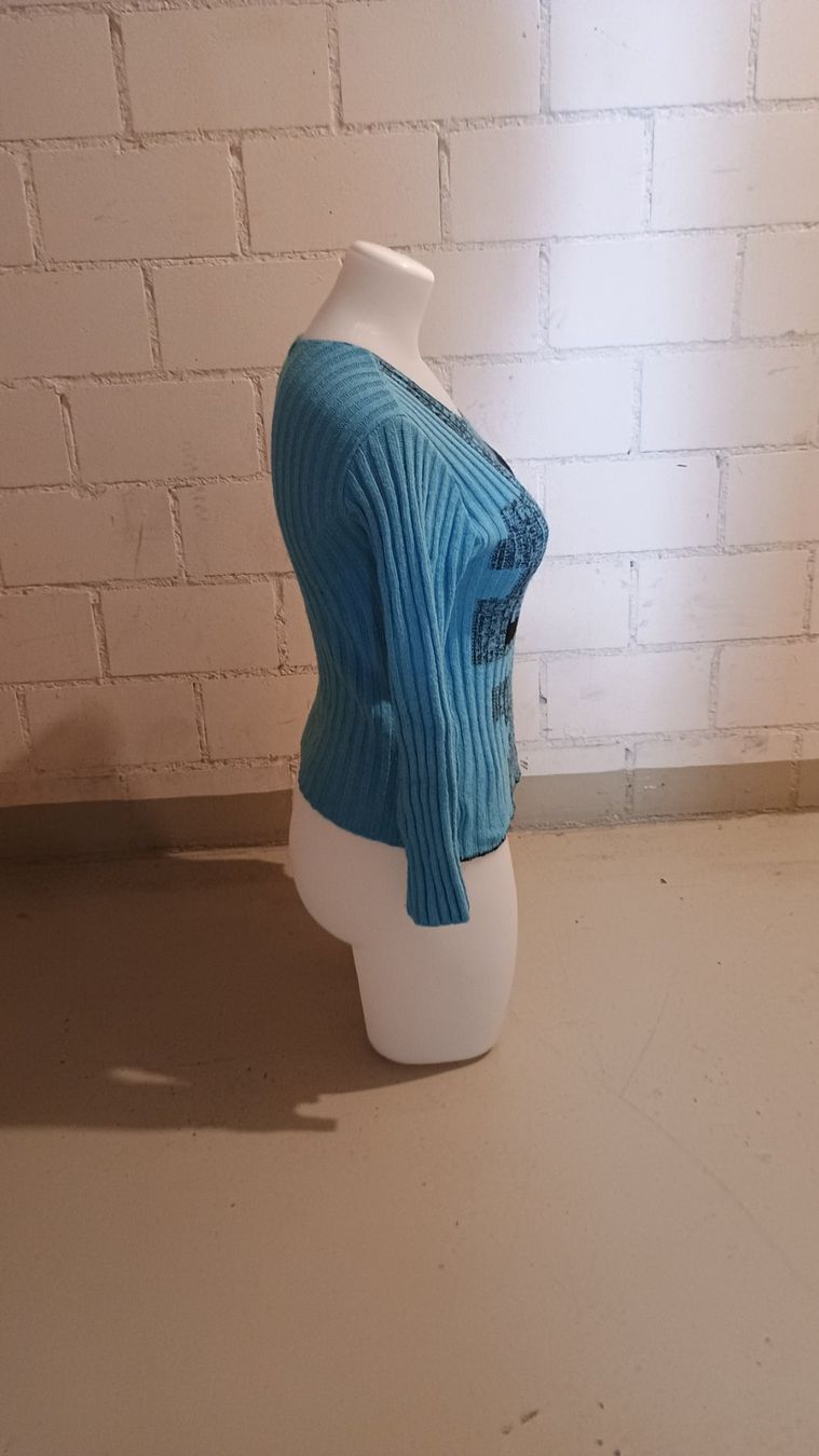 Maglioni & Felpe: Pullover türkis/schwarz/weiss Gr. ca. 38 – Usato da Rothrist venduto da GIWALD 1